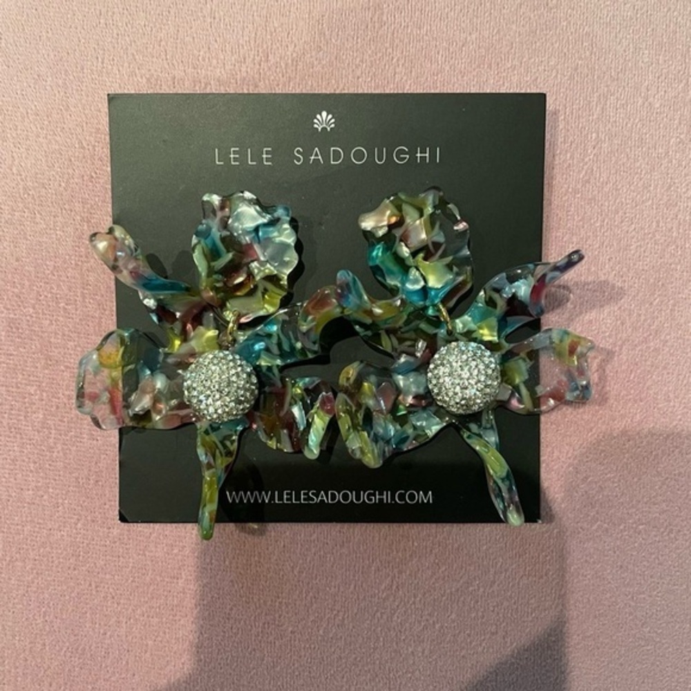 Lele sadoughi Mother of Pearl Small Crystal Lily Earrings Blue-green
